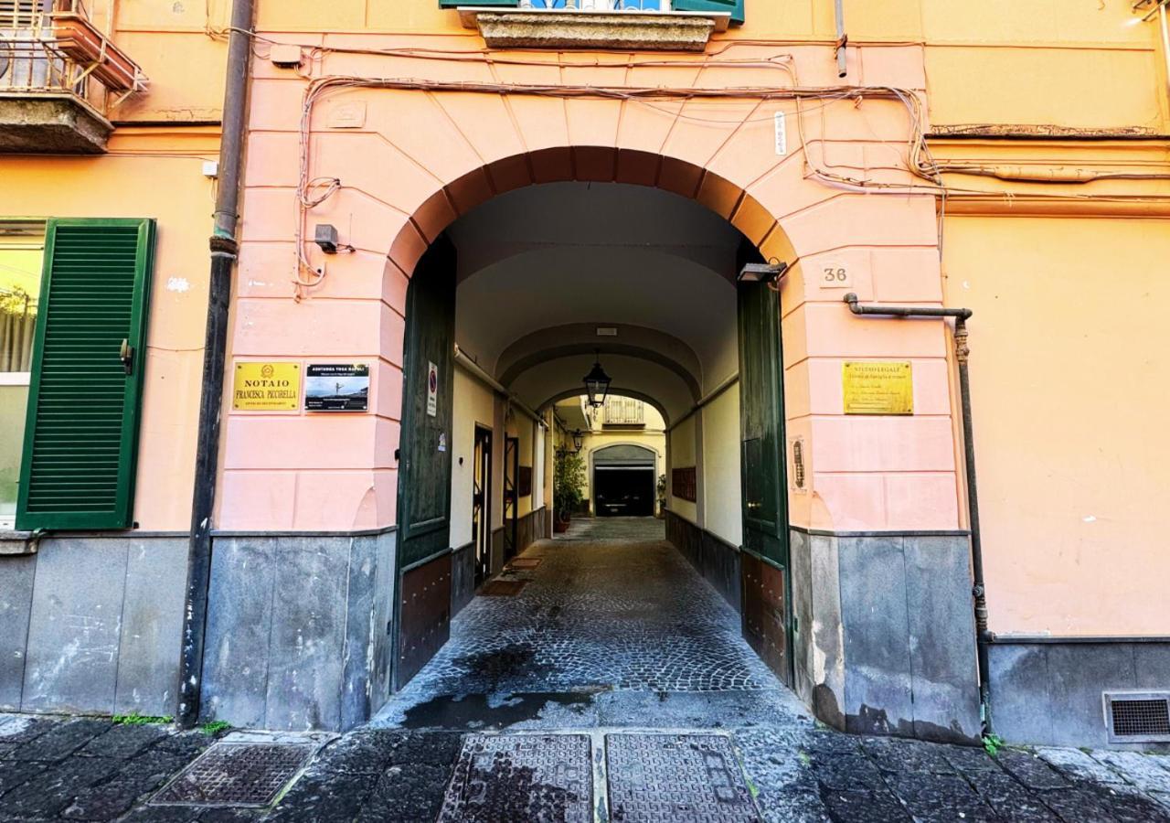 Metro Amedeo - Stanza Privata Con Vasca Idromassaggio Alloggio in famiglia Napoli